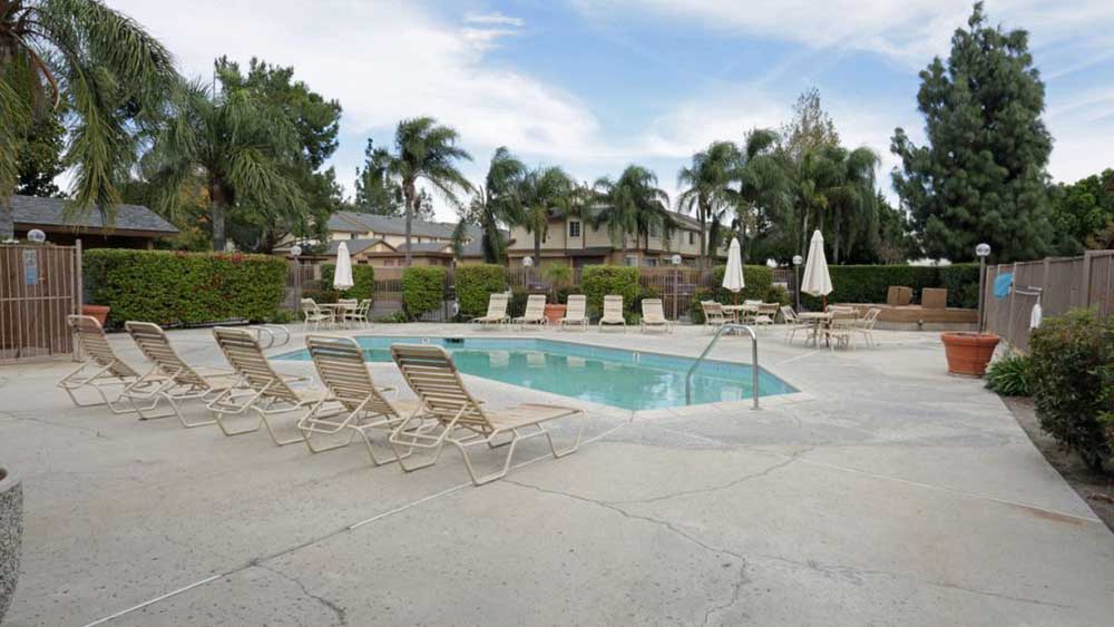 Take a tour today and see the fun & fitness for yourself at the Club Royale Apartments.